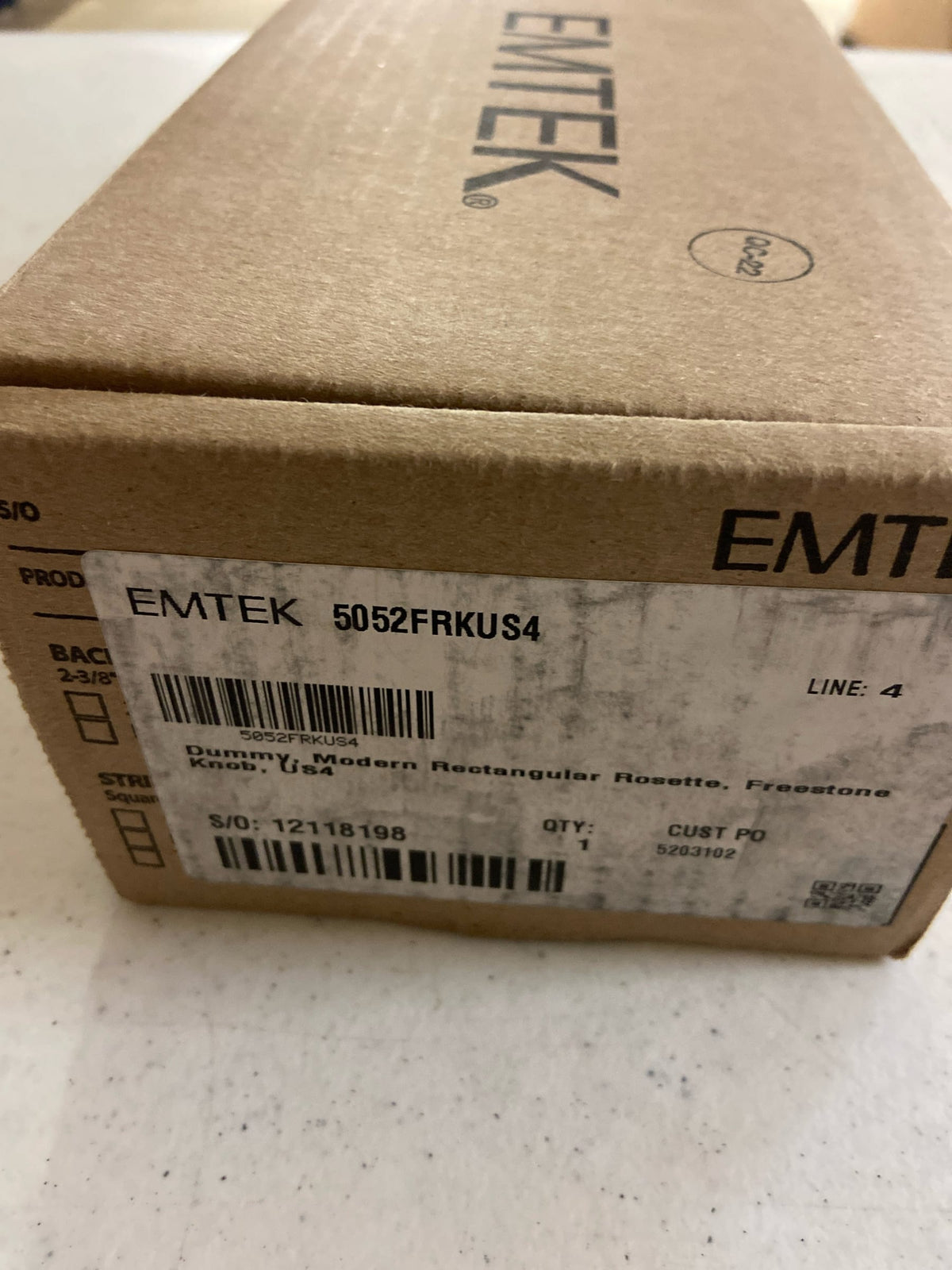 Emtek 5052FRKUS4 Freestone Non-Turning Two-Sided Dummy Door Knob Set with Modern Rectangular Rose from the Urban Modern Collection - Satin Brass
