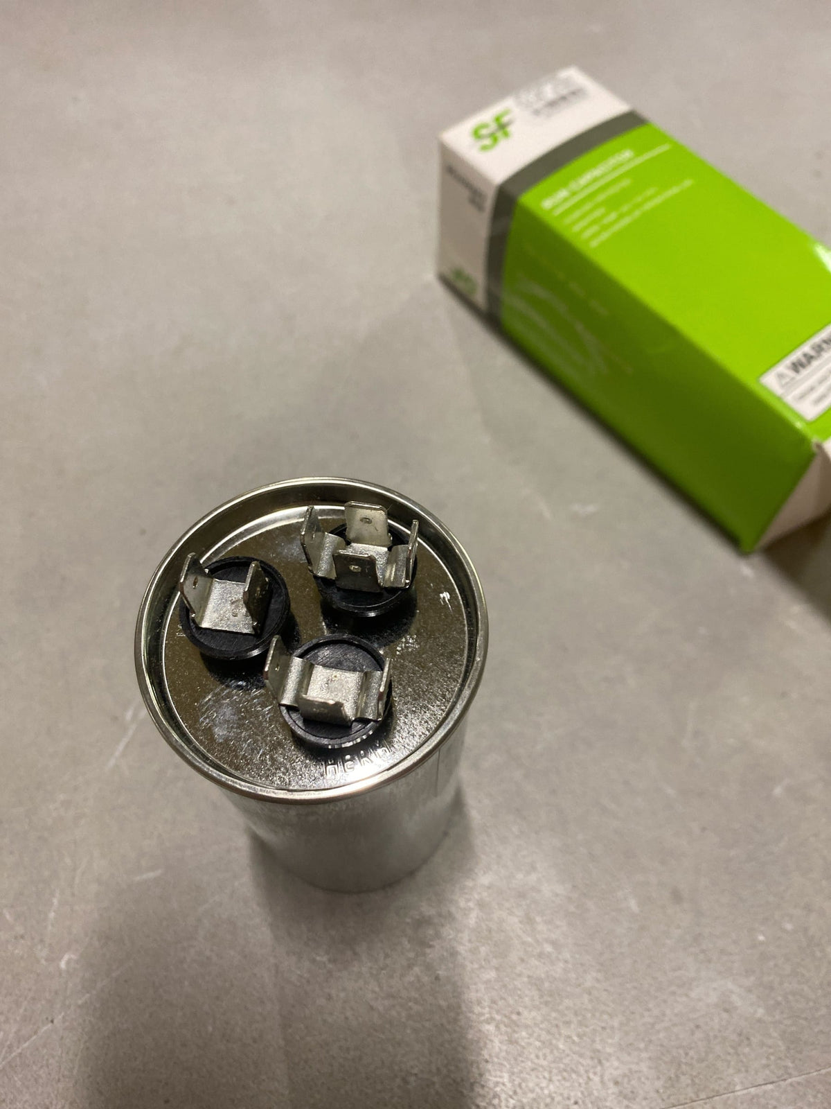 TRANE SF Run Capacitor - 5 MFD(Microfarad) - 370/440 Volts - (Pack of 1) - Run Capacitor (Oval) - for Motors, Fans or AC Compressors (Replaces Other Brands Capacitors)