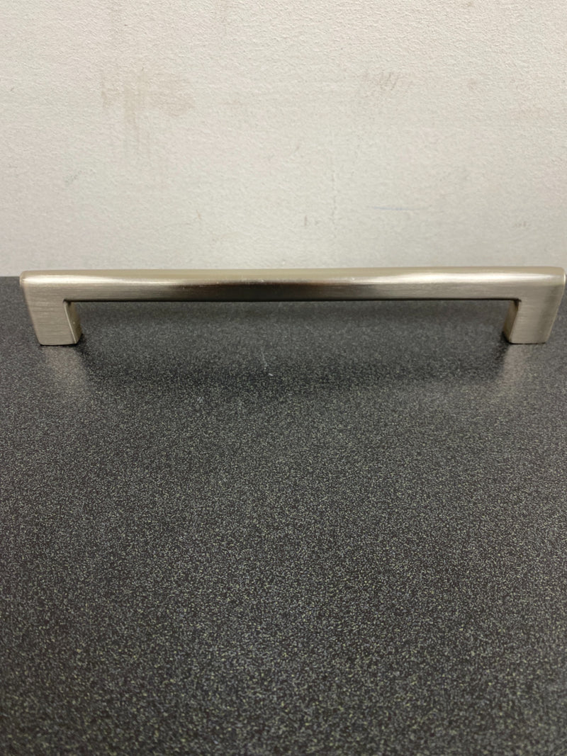 Emtek 86165 us10b trail pull 8 in ctc in bronze