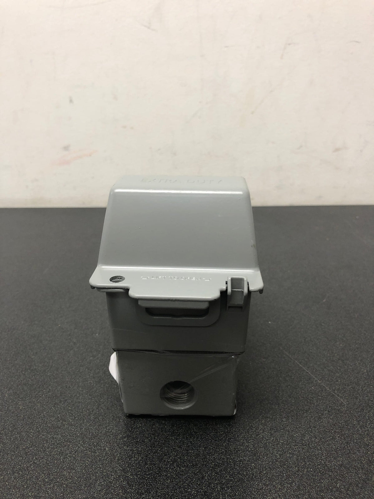 Commercial Electric 1-Gang Extra Duty Vertical Receptacle Cover Kit
