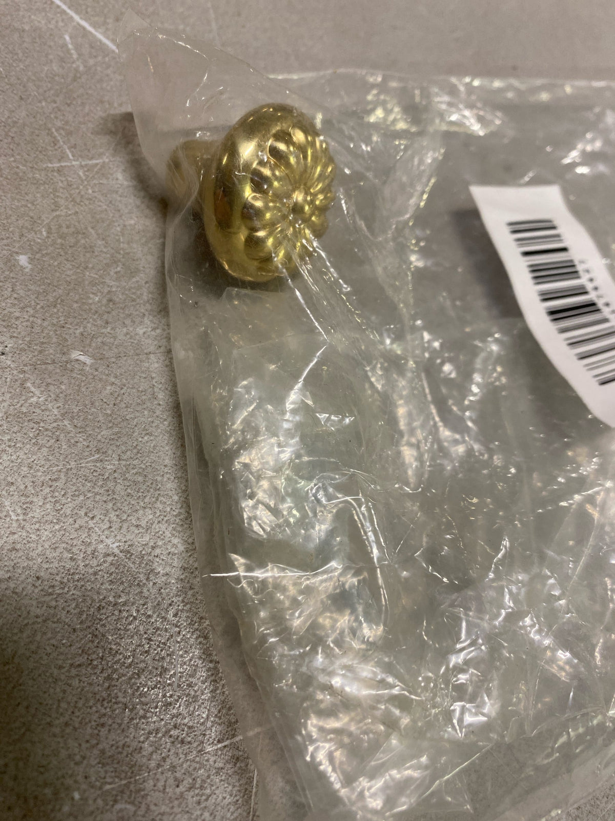 Alno A1452-PB Bella 1-1/2" Round Embossed Flower Solid Brass Mushroom Cabinet Knob / Drawer Knob - Polished Brass