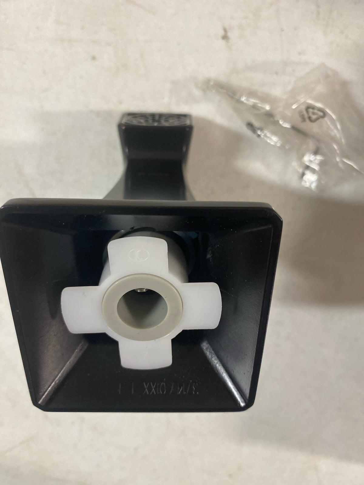 Pfister 920101Y Tub Spout