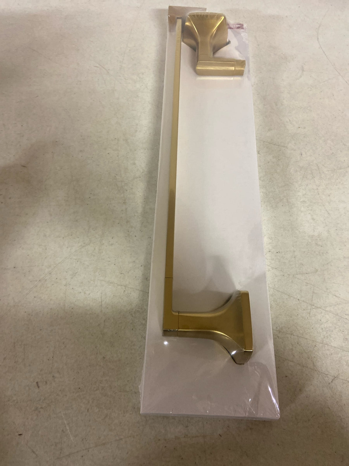 Pfister BTB-VRI1BG Vaneri 18 in. Wall Mounted Towel Bar in Brushed Gold