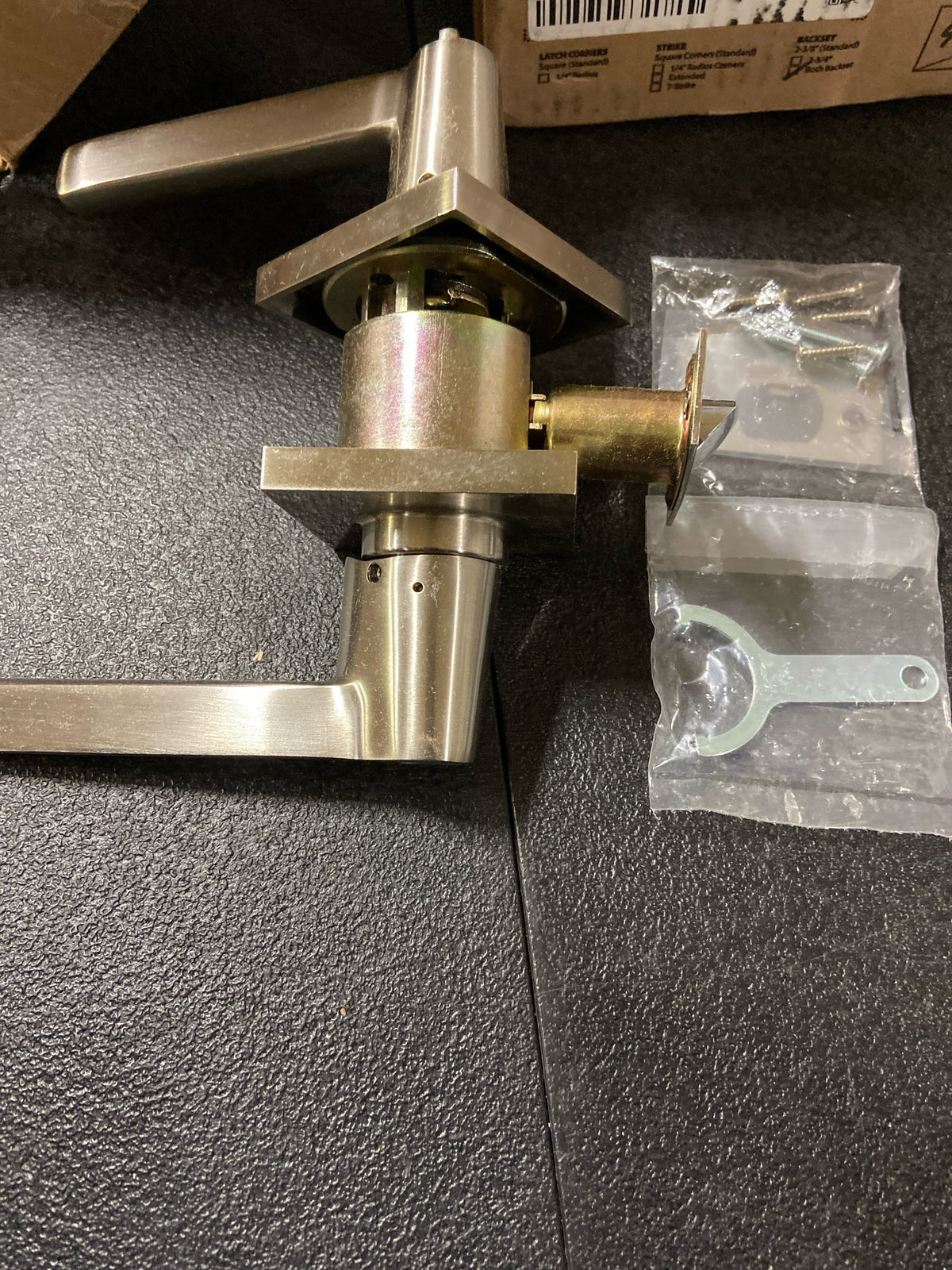 Emtek 5122HLORHUS15 KIL Helios Lever, Square Rosette, RH, US15
