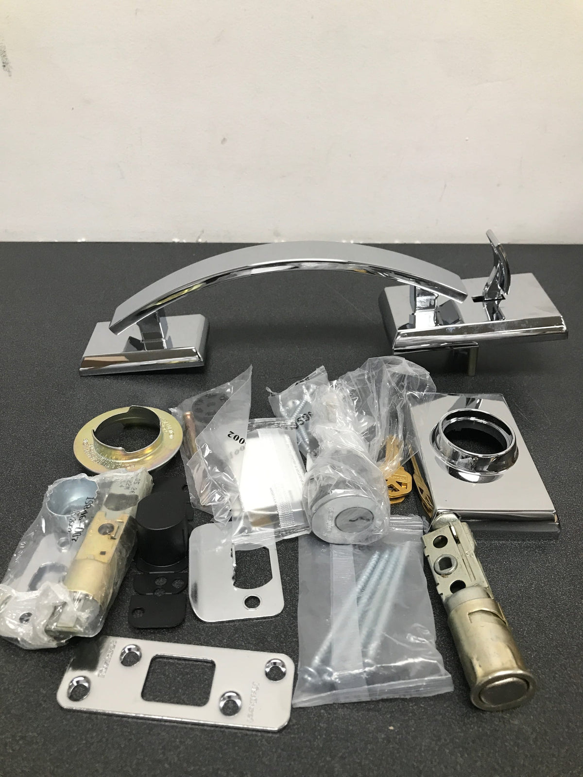 Kwikset 7886236 Tavaris Deadbolt Handle & Lock Set in Polished Chrome