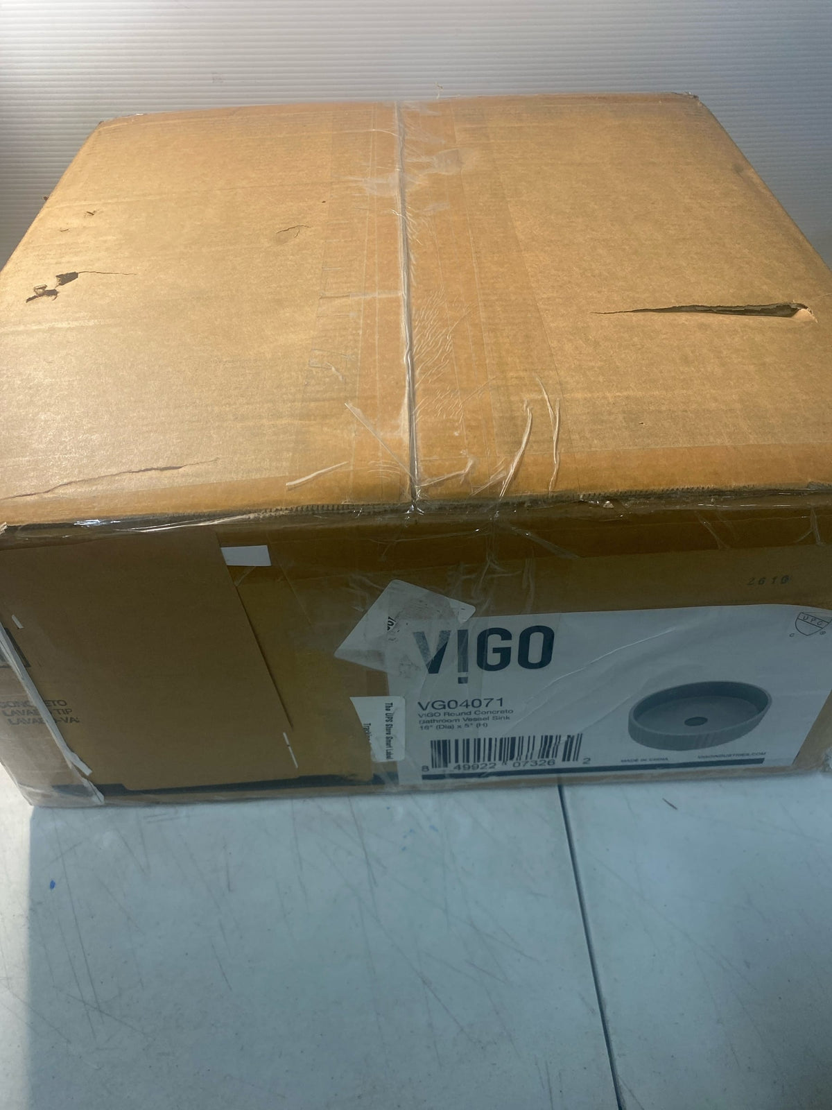 Vigo VG04071 Windsor 16" L x 16" W x 5" H Circular Concrete Vessel Bathroom Sink - Gray