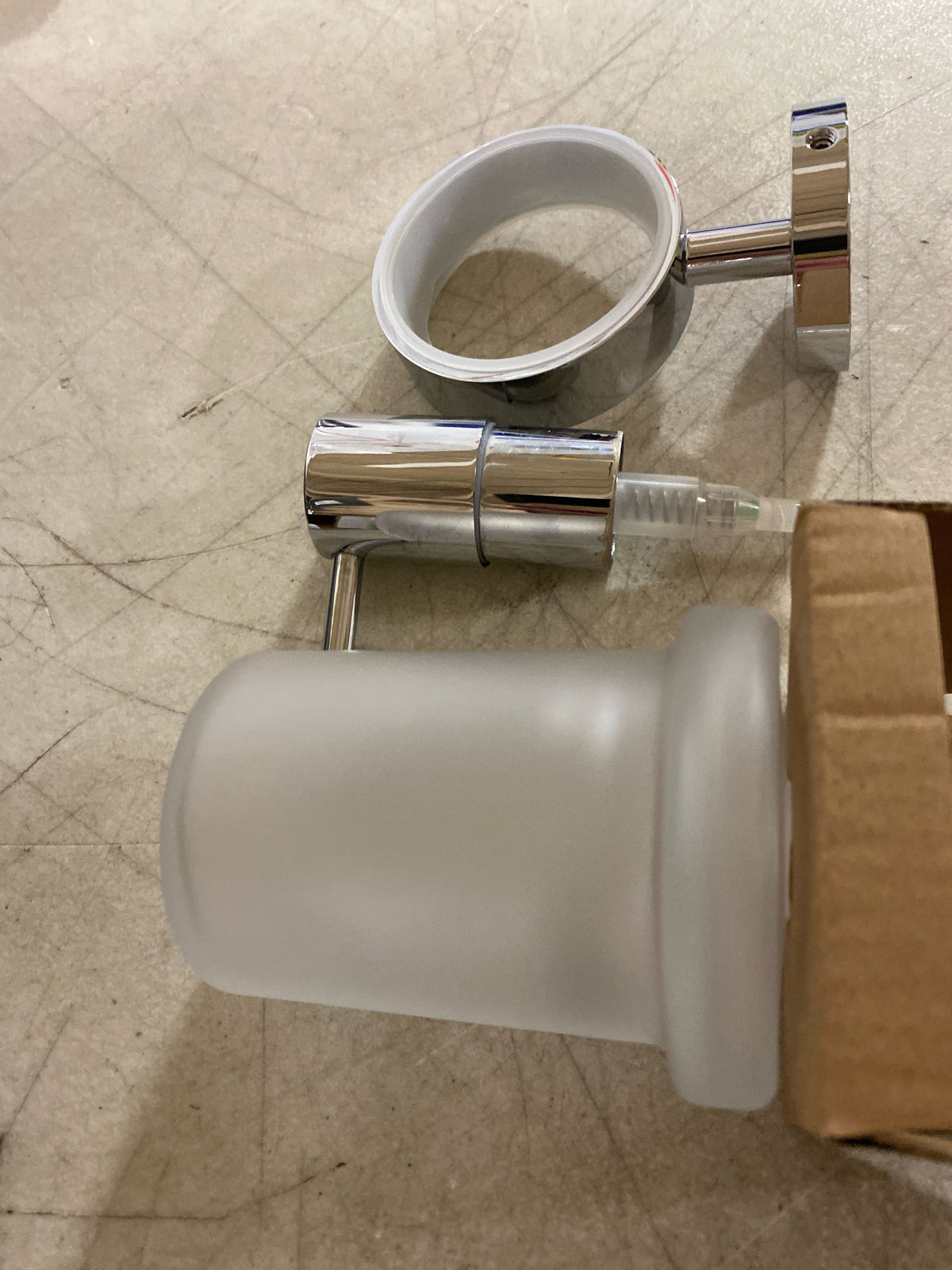 Grohe 40448001 Essentials Soap Dispenser With Holder, StarLight Chrome