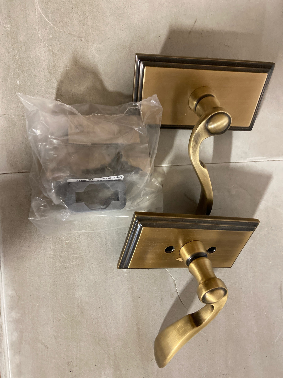 Grandeur 810711 Carre Solid Brass Rose Right Handed Passage Door Lever Set with Bellagio Lever and 2-3/8" Backset - Vintage Brass