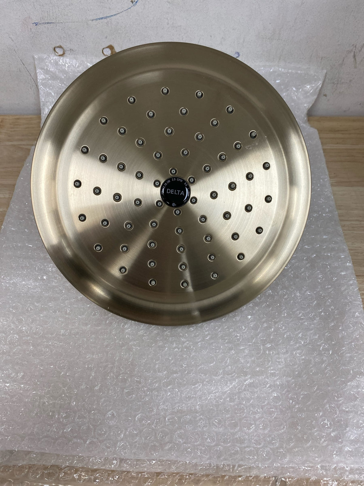Delta RP72568CZ Gold 1-Spray Patterns 2.5 GPM 9.38 in. Wall Mount Fixed Shower Head in Champagne Bronze