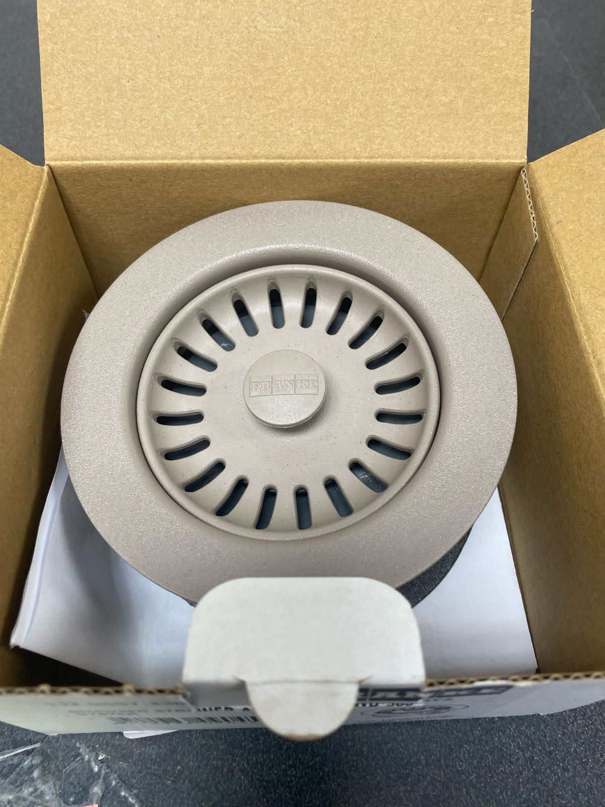 DISPOSER STRAINER ASSY - OYSTER