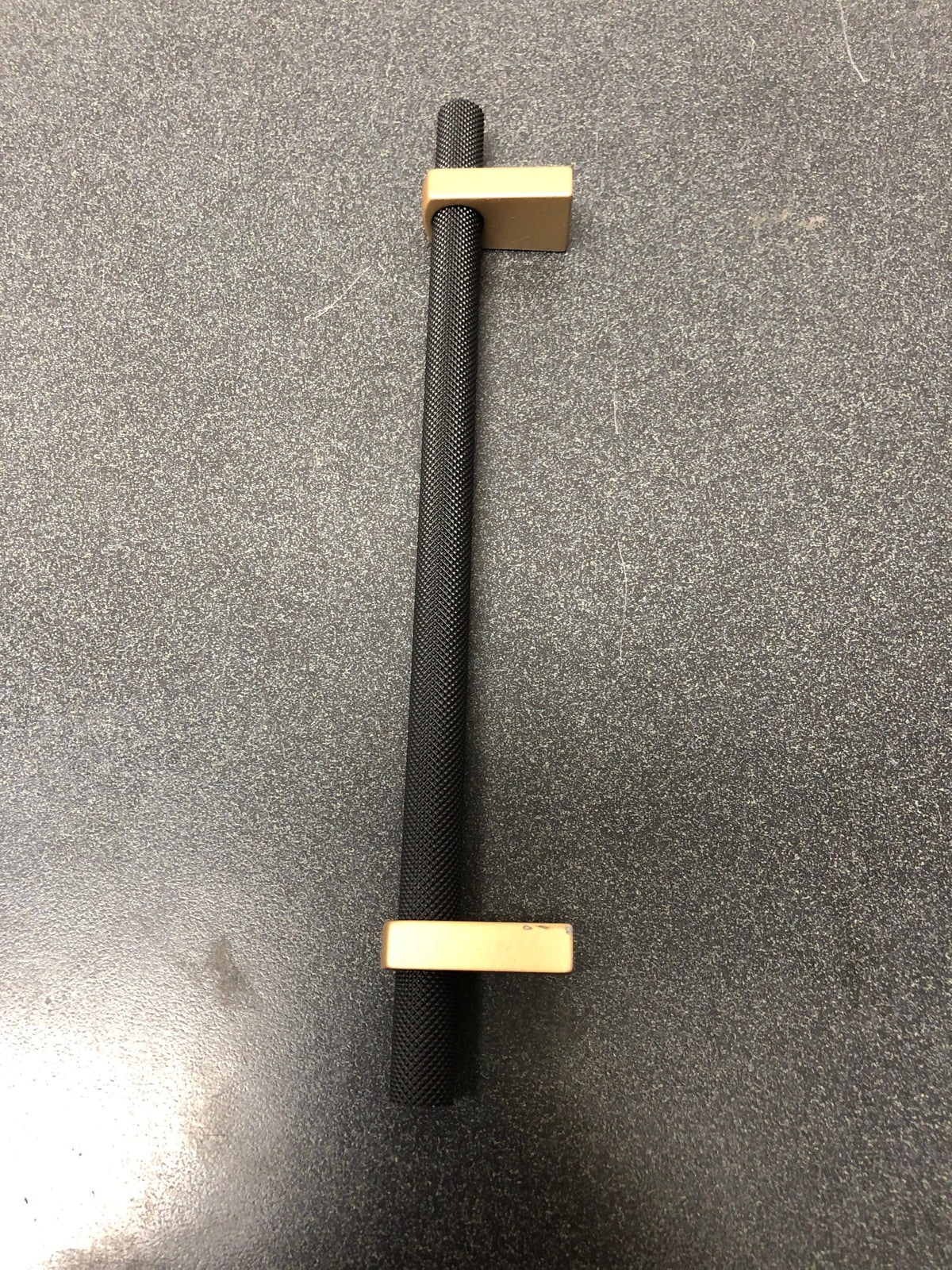 Alno A2902-6-CHP/MB Vita Bella 6" Center to Center Modern Knurled Cabinet Bar Handle / Drawer Bar Pull - Made in Italy - Champagne / Matte Black