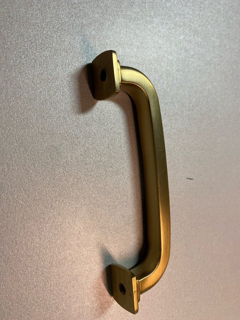 Amerock BP36894BBZ | Surpass 3-3/4 inch (96mm) Center-to-Center Golden Champagne Cabinet Pull | Kitchen Cabinet Hardware | Furniture Hardware | Drawer Handle