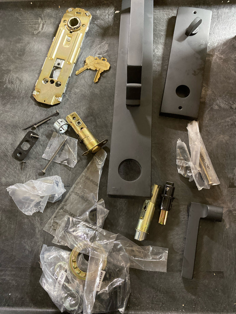 Baldwin EESANxSQUCQE190S Santa Cruz Full Plate Single Cylinder Keyed Entry Handleset with Reversible Interior Square Lever and Emergency Egress Function - SmartKey - Satin Black