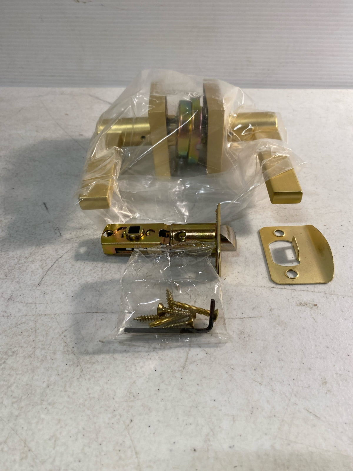 Sure-Loc VN101 SB Verona Passage Door Lever Set with Square Rose - Satin Brass