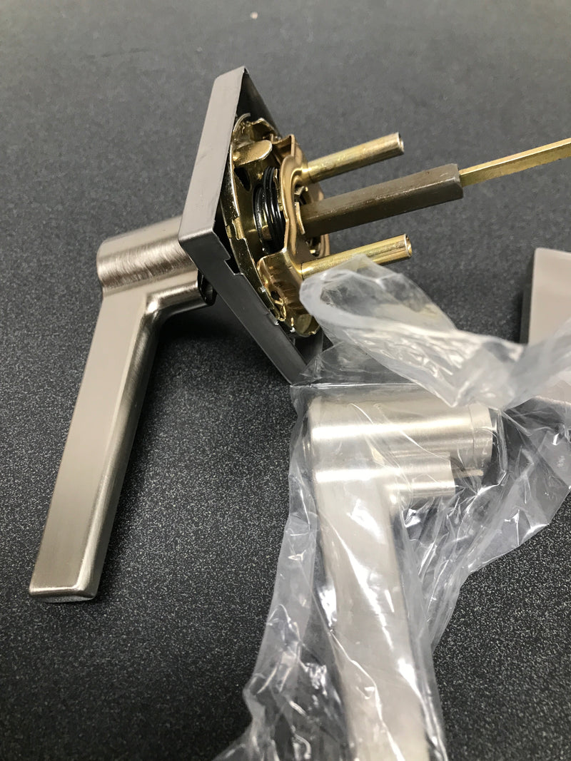 Kwikset SL6000DALSQT-15 Safelock Daylon Single Cylinder Keyed Entry Door Lever Set with Square Rose - Satin Nickel