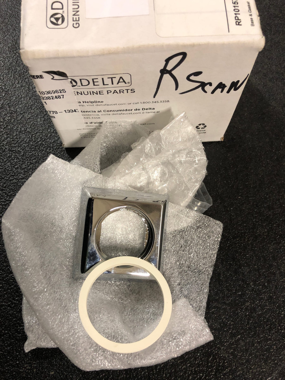 Delta RP101570 Base & Gasket - Chrome