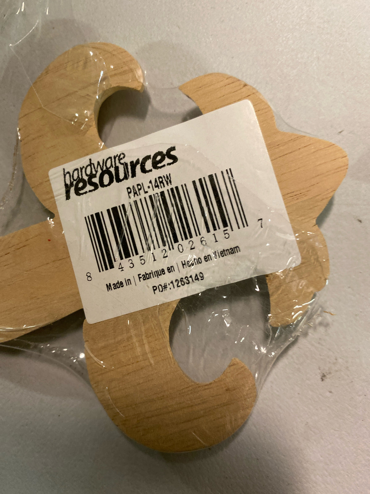 Hardware Resources PAPL-11-RRW Paint Grade Pressed Wood Carved Acanthus Applique Onlay - Right Curve - 4-3/8"H x 10-5/8"W x 5/16"D - Natural Rubberwood