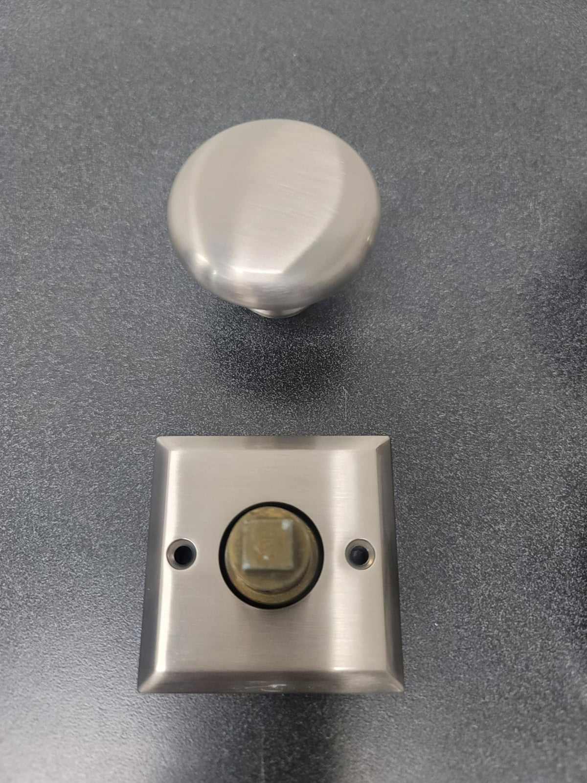 Baldwin FDROUTSR150 Round Non-Turning Two-Sided Dummy Door Knob Set with Square Rose - Satin Nickel