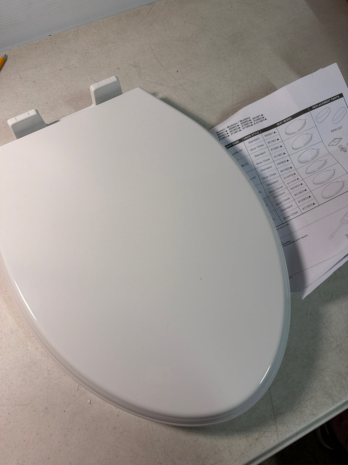 Delta Faucet Wycliffe Slow Close Elongated Toilet Seat with Non-Slip Seat Bumpers, Soft Close Toilet Seat Elongated, Toilet Seat Slow Close, White 811901-WH