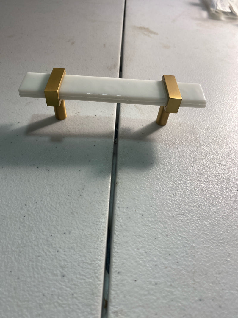 Sietto P-1901-5.5-SN 5-1/2 Inch White Glass Handle - Satin Nickel