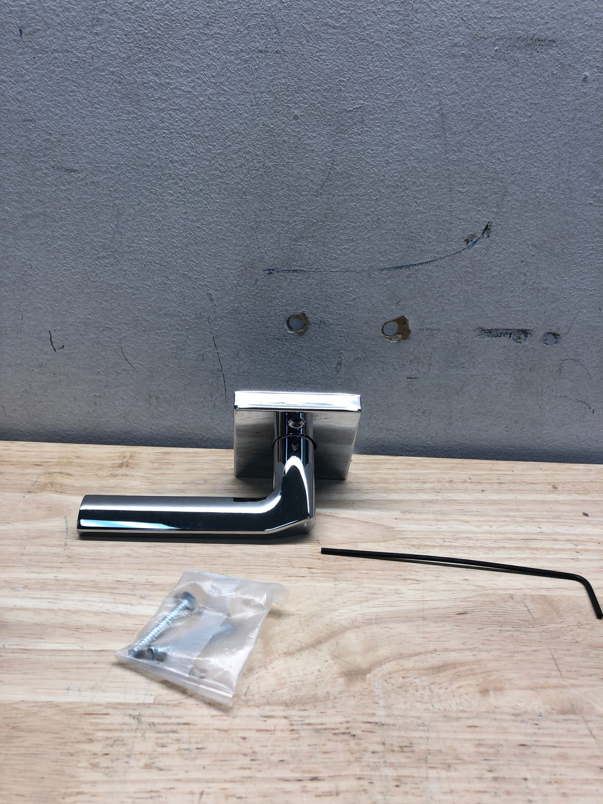 Kwikset 788LSLSQT-26 Lisbon Non-Turning One-Sided Dummy Door Lever with Square Rose - Polished Chrome