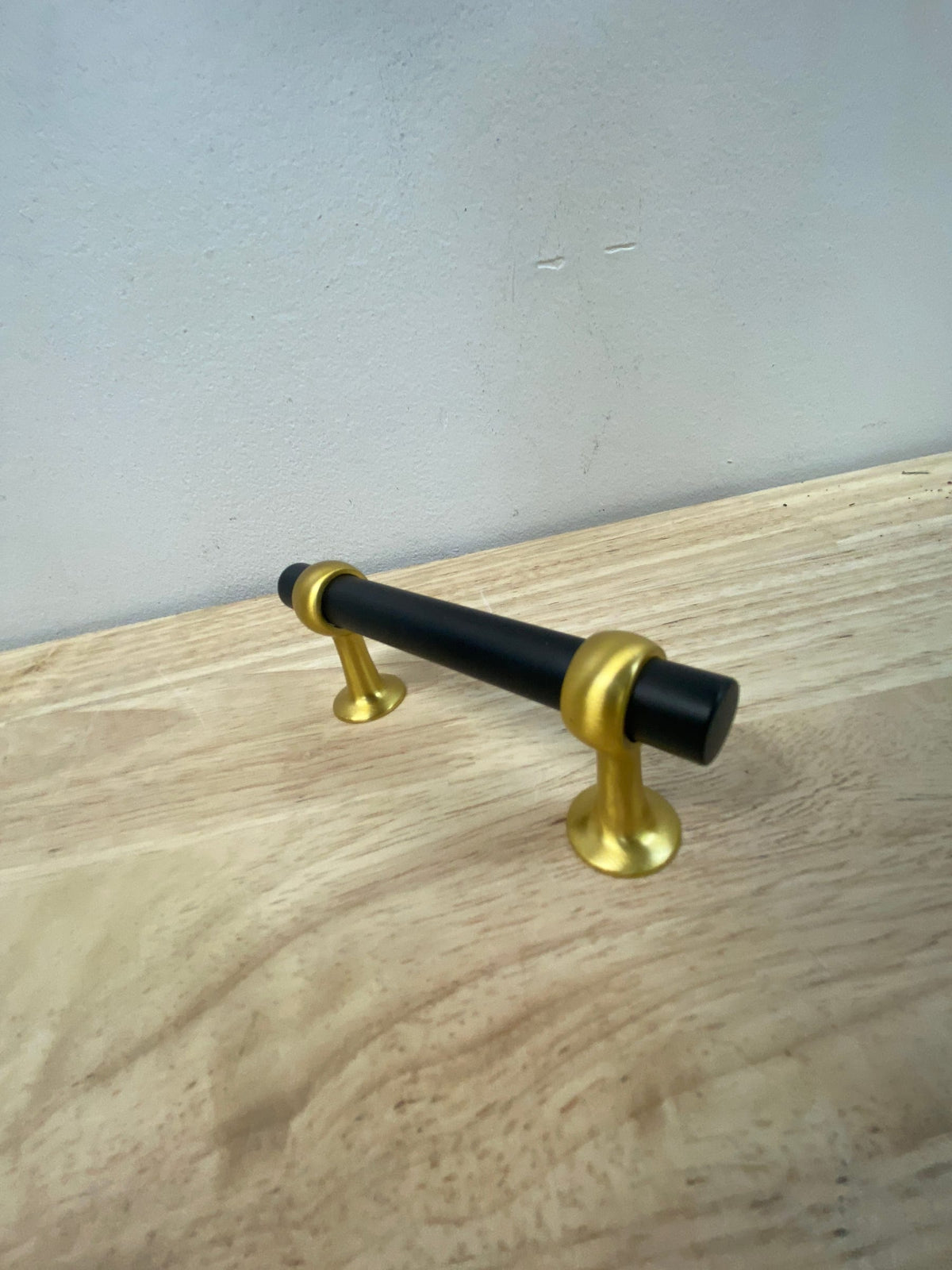 Belwith Keeler B077522-MBBGB Ostia 3 Inch (76 mm) Center to Center Industrial Pub / Bar Style Cabinet Handle / Drawer Pull - Matte Black and Brushed Golden Brass