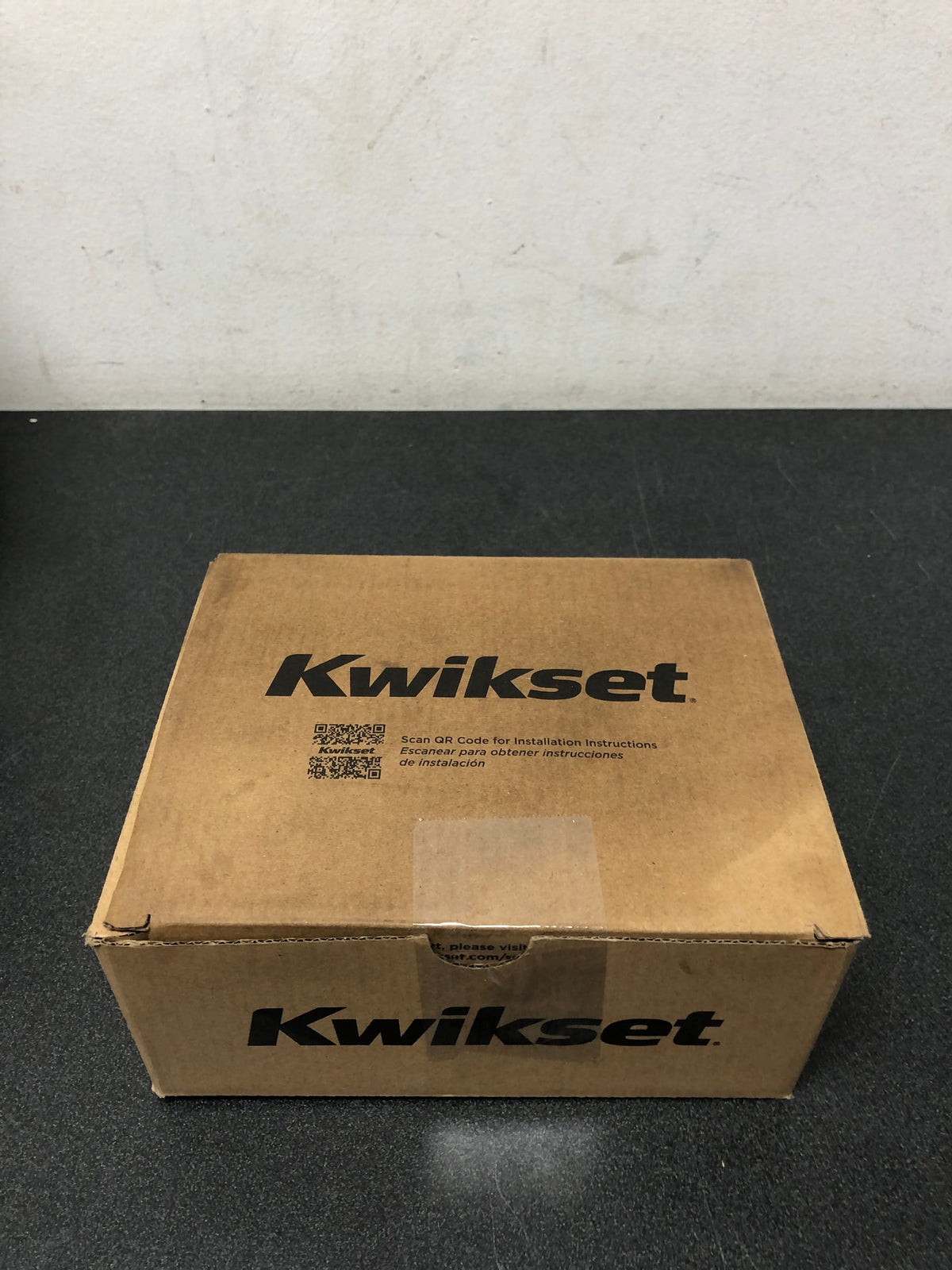 Kwikset 300CSLSQT-514 Casey Privacy Door Lever Set with Square Rose - Matte Black