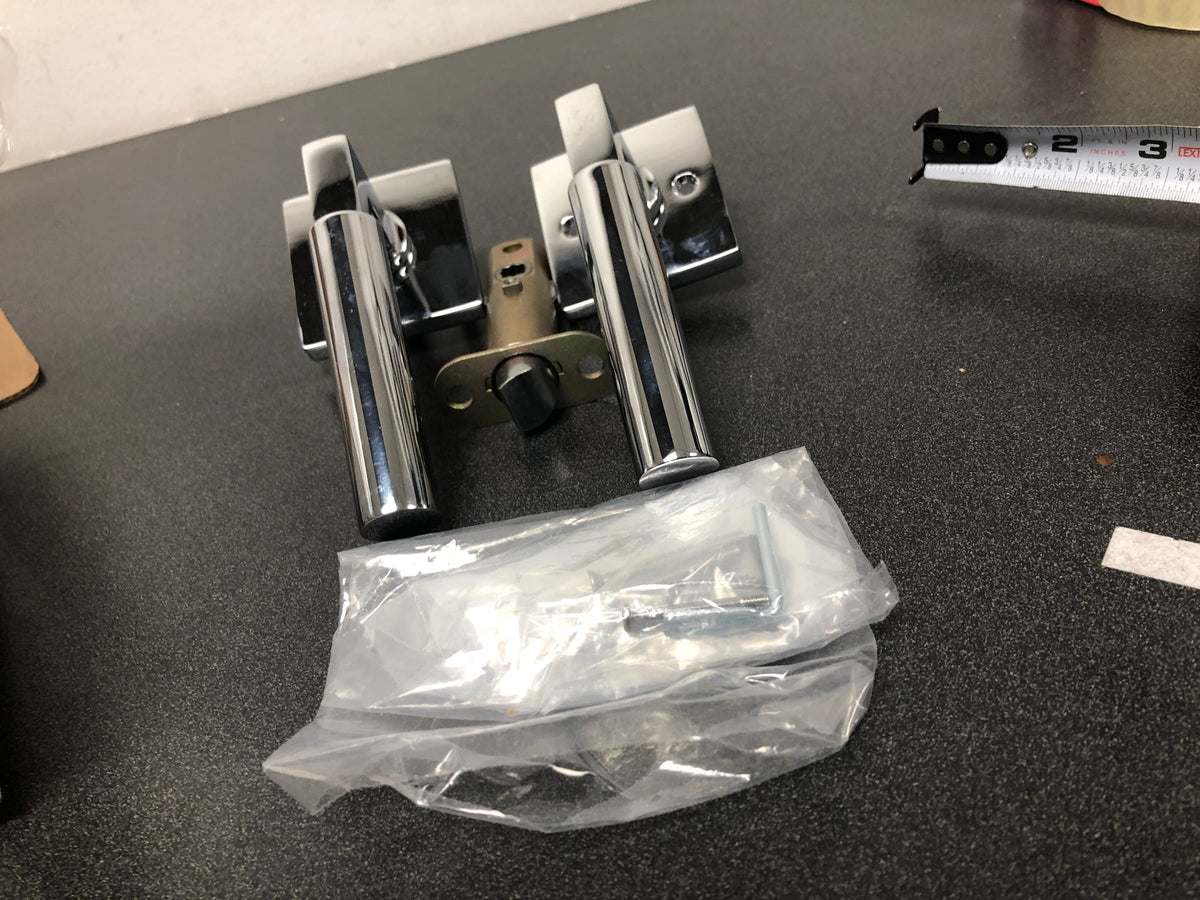 Emtek 5210HECUS26RH Hercules Right Handed Privacy Door Lever Set with Square Rose from the Brass Modern Collection - Polished Chrome