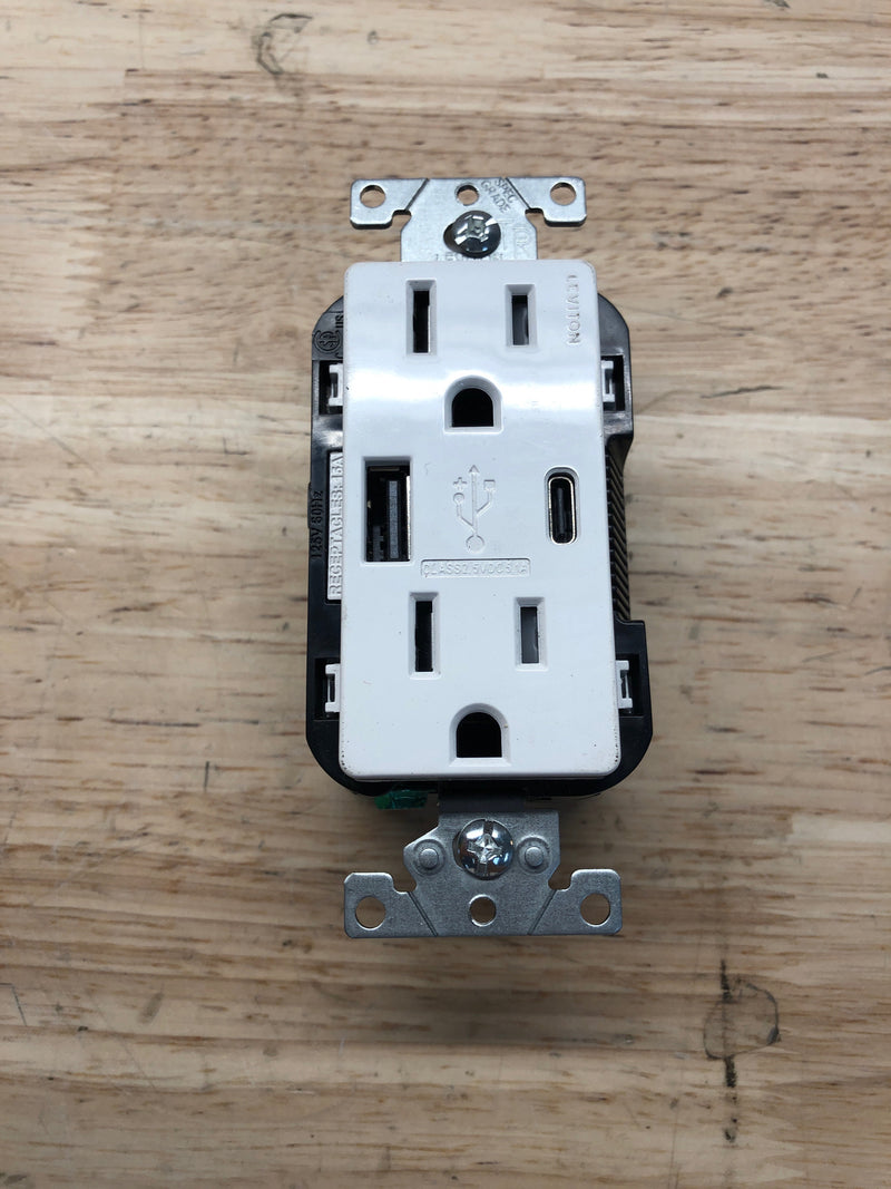 Leviton T5633-BW 3 Pack 15A 125V Decora Tamper Resistant Type A and Type C USB Charger Duplex Receptacle Outlet, White