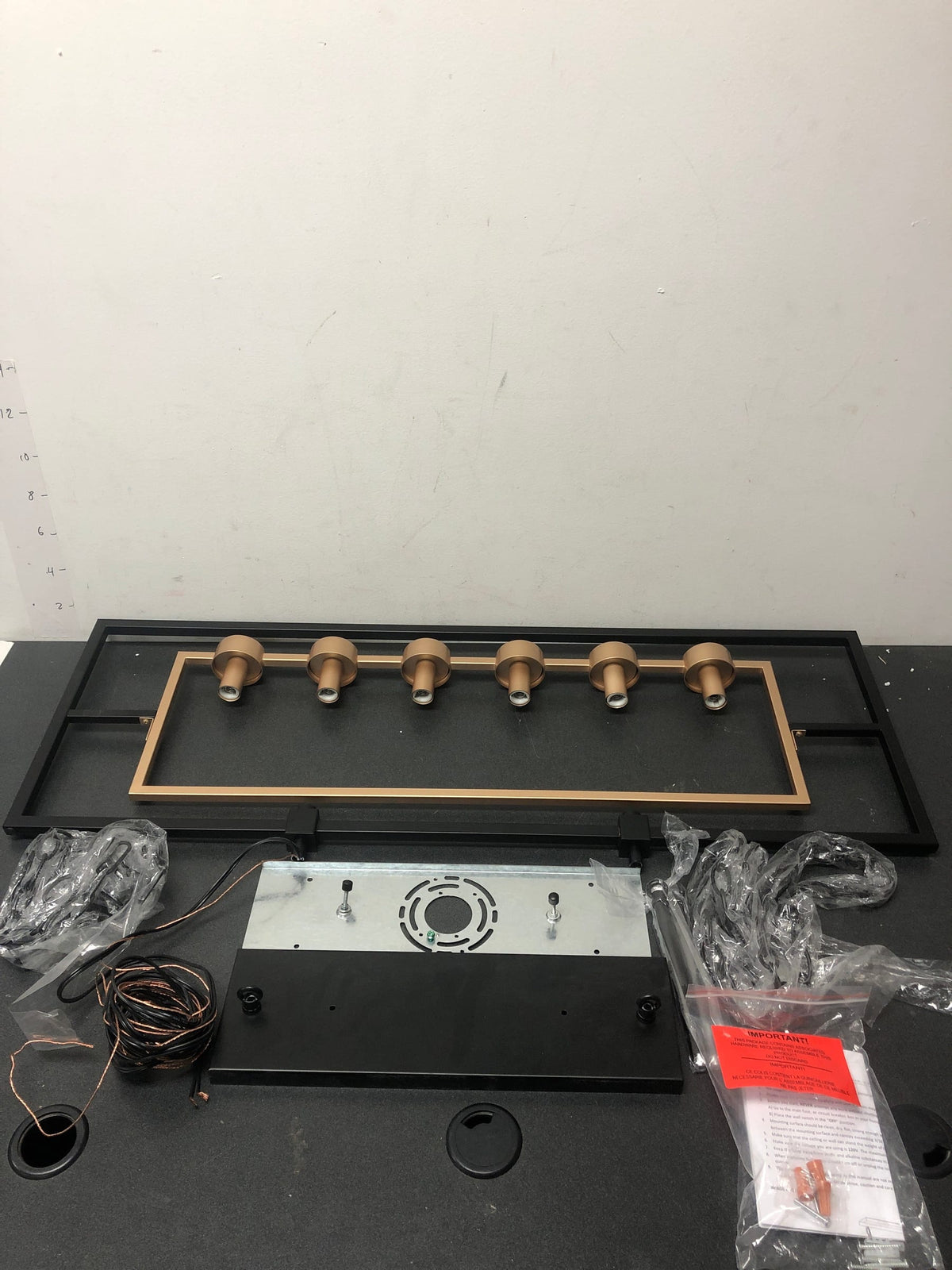Uolfin 628S7NBMNZU3975 Modern Black & Brass Large Linear Chandelier Light 37.4 in. 6-Light Island Chandelier Light with Clear Glass Shades