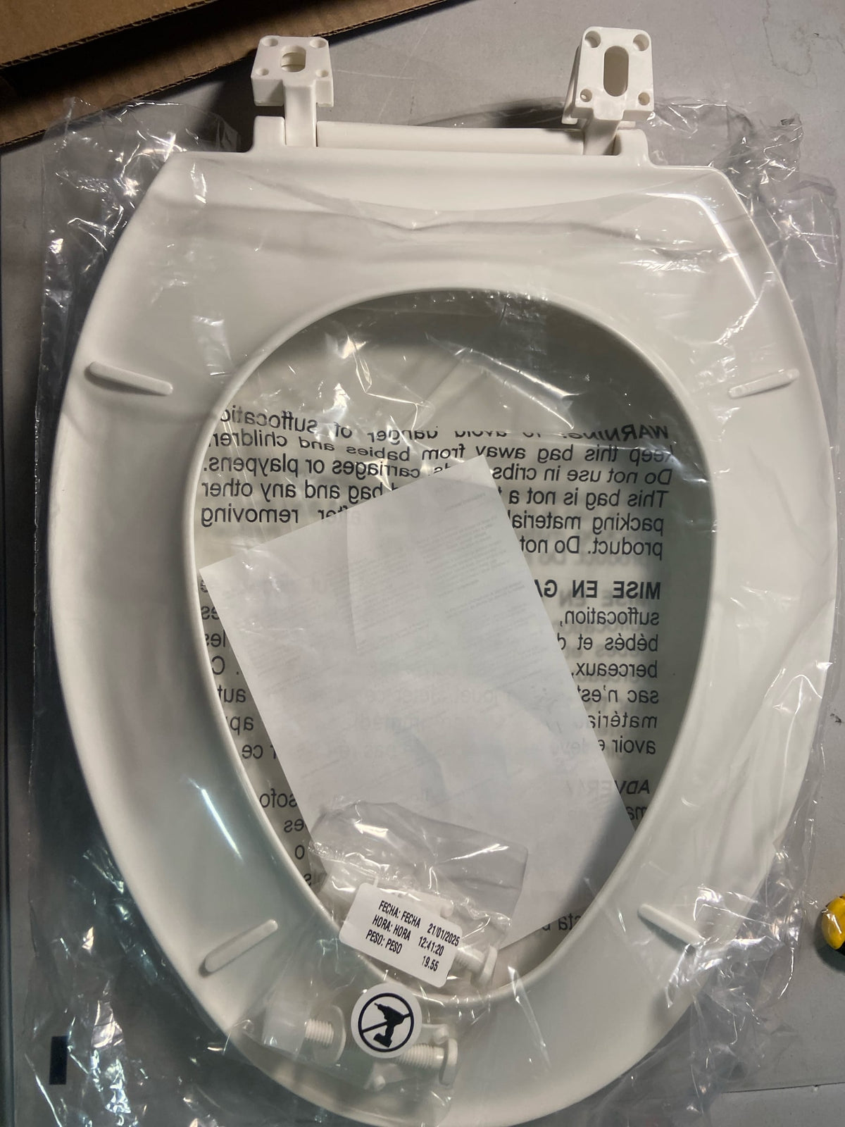 PROFLO PFTSE2000WH Elongated Closed-Front Toilet Seat and Lid - White