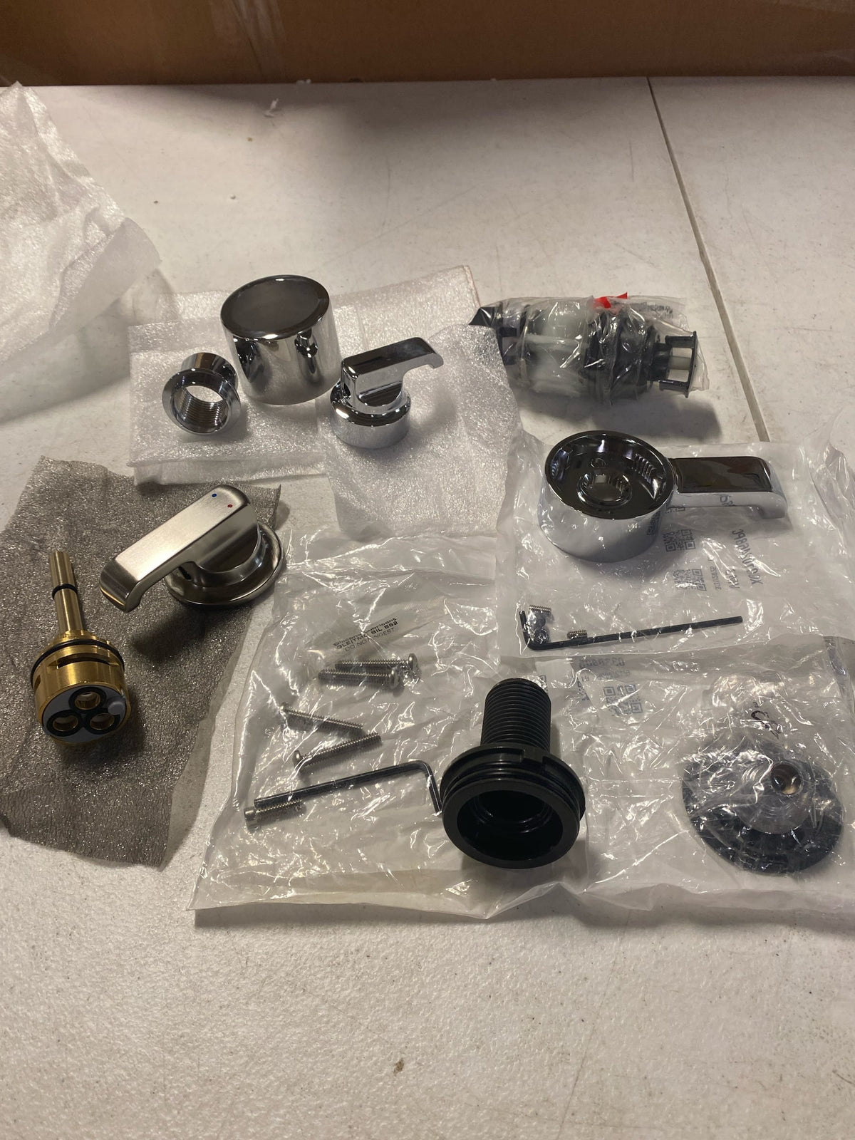 Delta Faucet Tetra 17 Series Chrome 6-Setting Integrated Diverter Valve Trim Kit, Chrome Diverter Valve Trim Kit, Shower Trim Kit, Lumicoat Chrome T27989-PR (Valve Not Included)