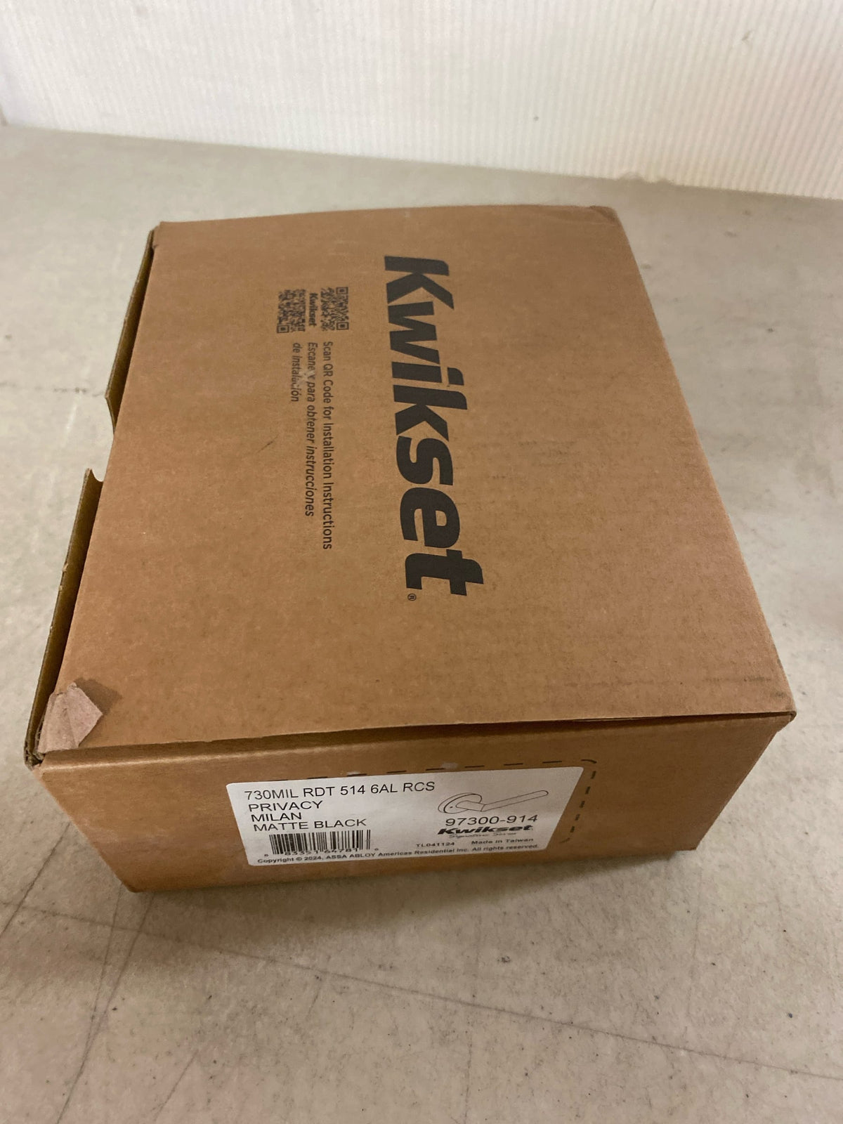 Kwikset 730MILRDT-514 Milan Privacy Door Lever Set with Round Rose - Matte Black