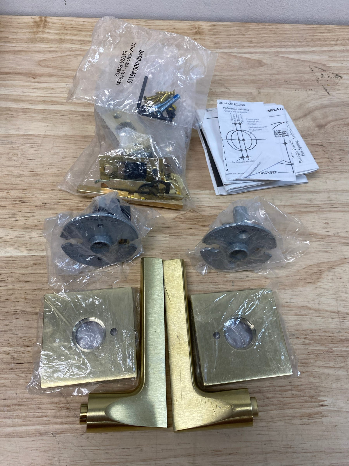 Baldwin 5162044PRIV 5162 Privacy Door Lever Set with R017 Rose from the Estate Collection - Satin Brass