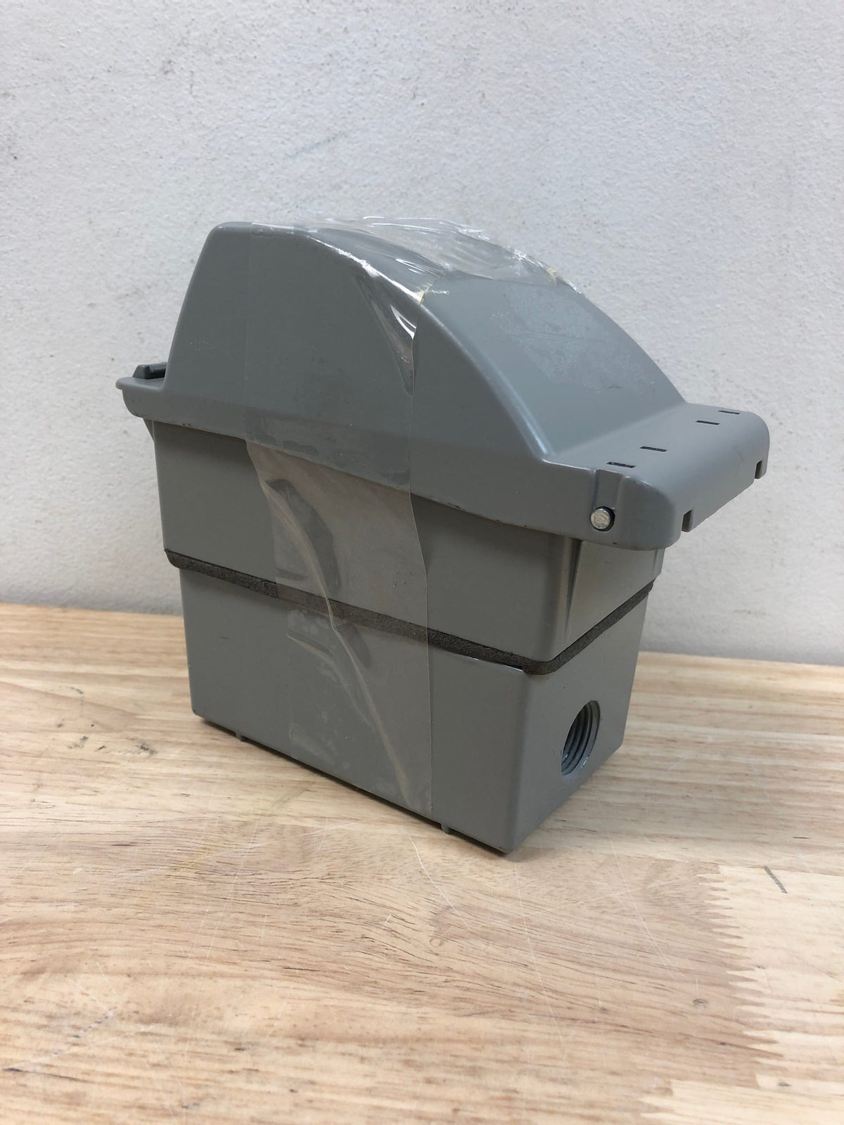 Commercial Electric 1-Gang Extra Duty Vertical Receptacle Cover Kit