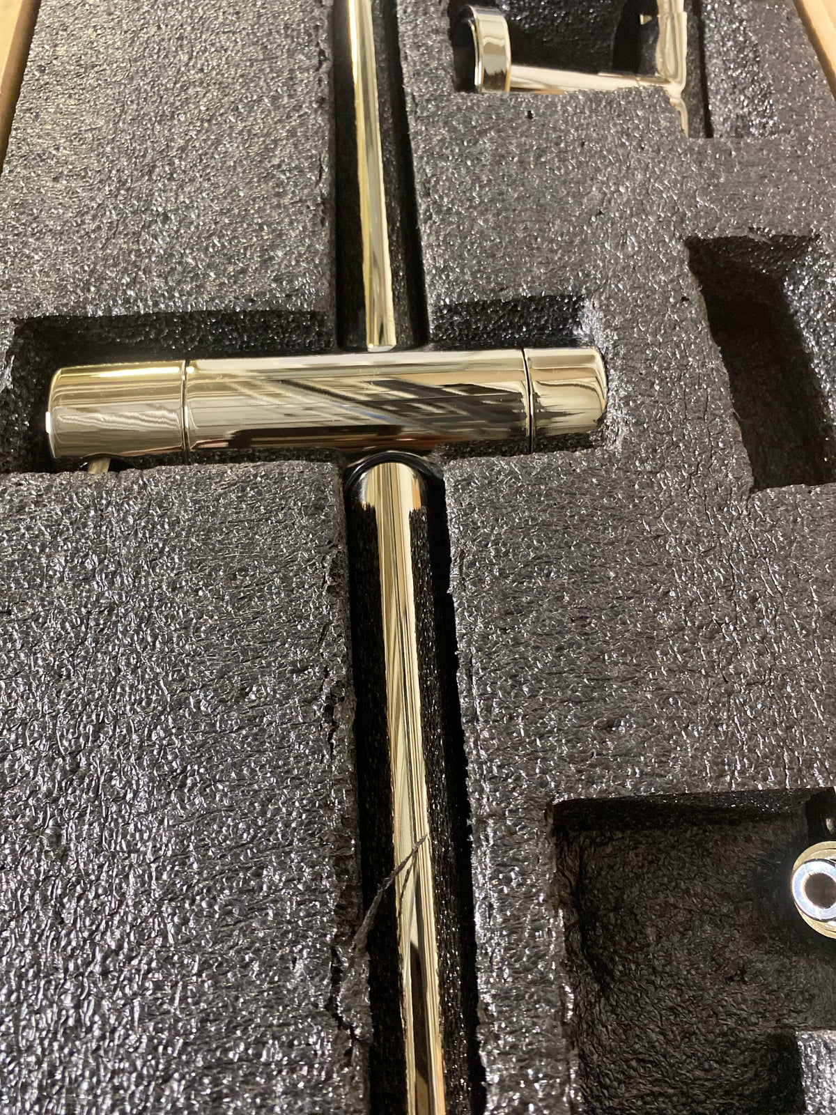 Brizo 74792-PN Essential 30" Linear Round Slide Bar with Hose and Integrated Wall Supply - Brilliance Polished Nickel