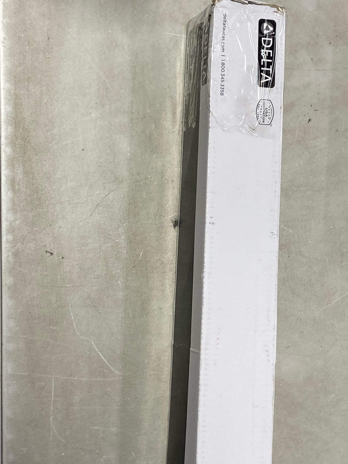 Delta 759240-BL Matte Black Trinsic 24" Wall Mounted Towel Bar
