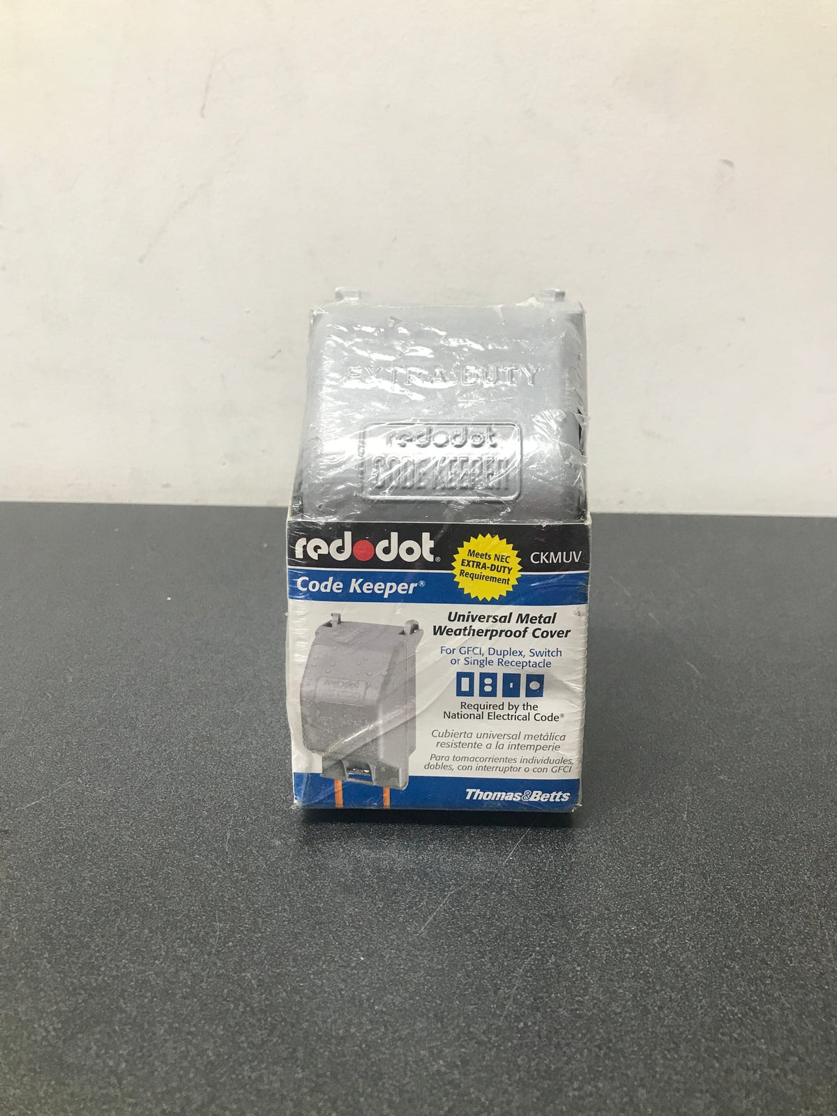 Thomas & Betts CKMUV Red Dot Universal While-In-Use Extra Duty Vertical Receptable Cover, 1 Gang, Silver, Die Cast Aluminum, 3-1/4" Depth