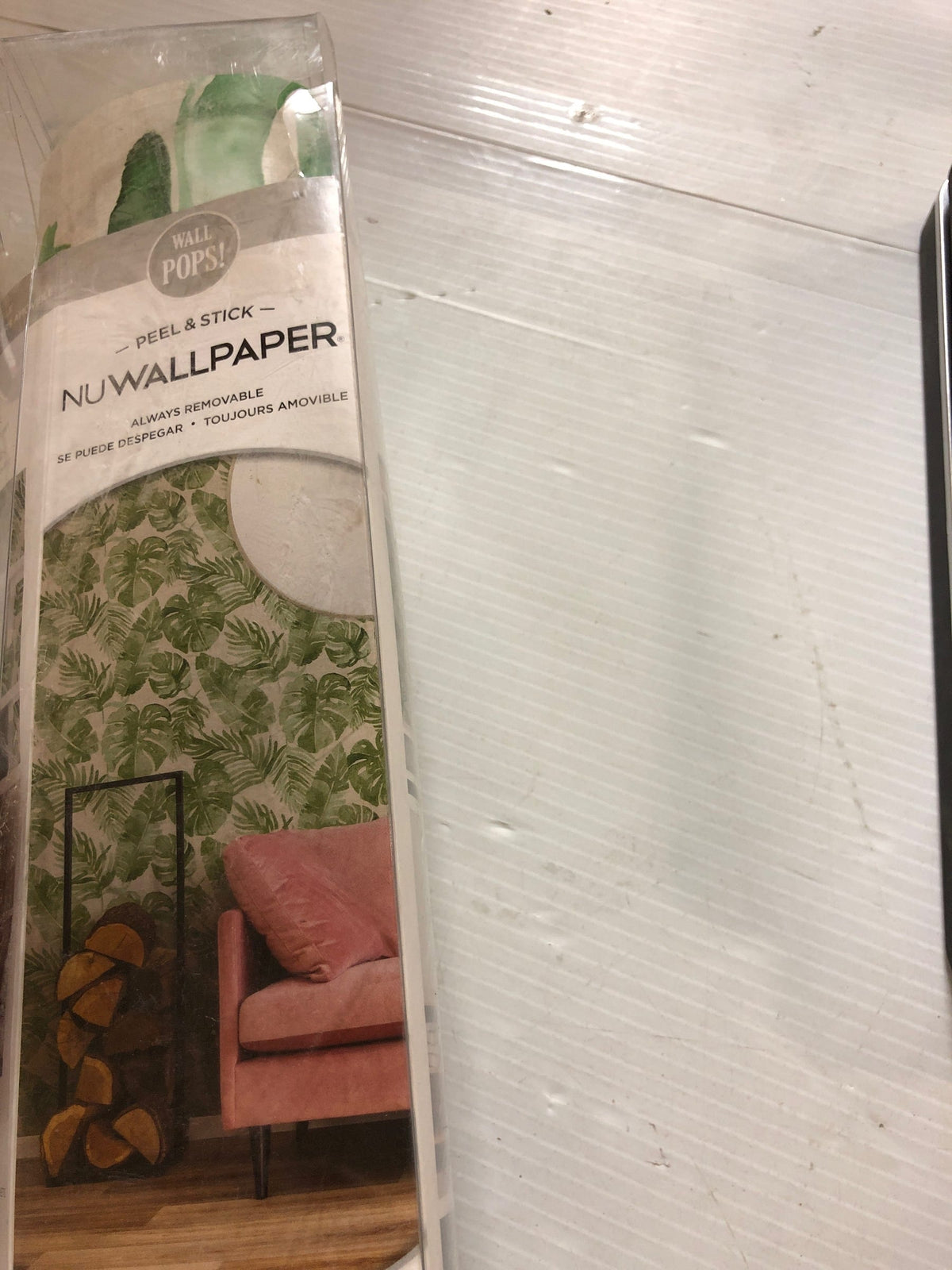 Nuwallpaper NU3670 Green Vinyl Peel & Stick Washable Wallpaper Roll (Covers 30.75 Sq. Ft.)