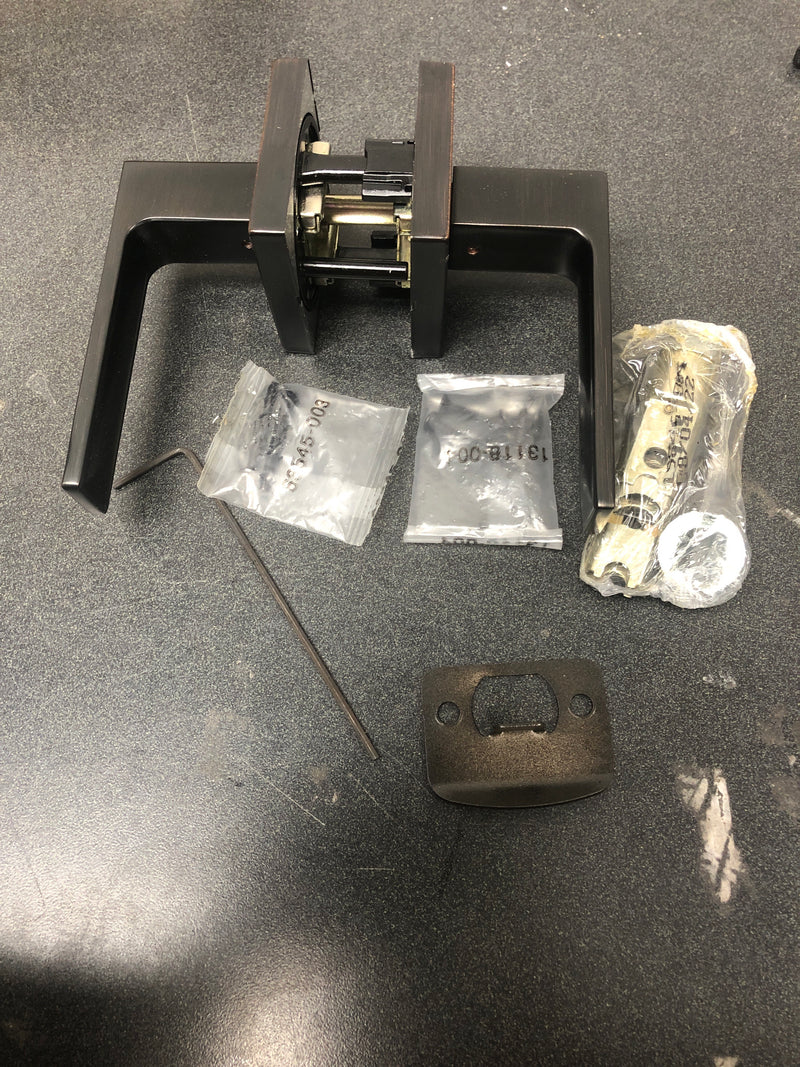 Kwikset 720SALSQT-11P Singapore Passage Door Lever Set with Square Rose - Venetian Bronze