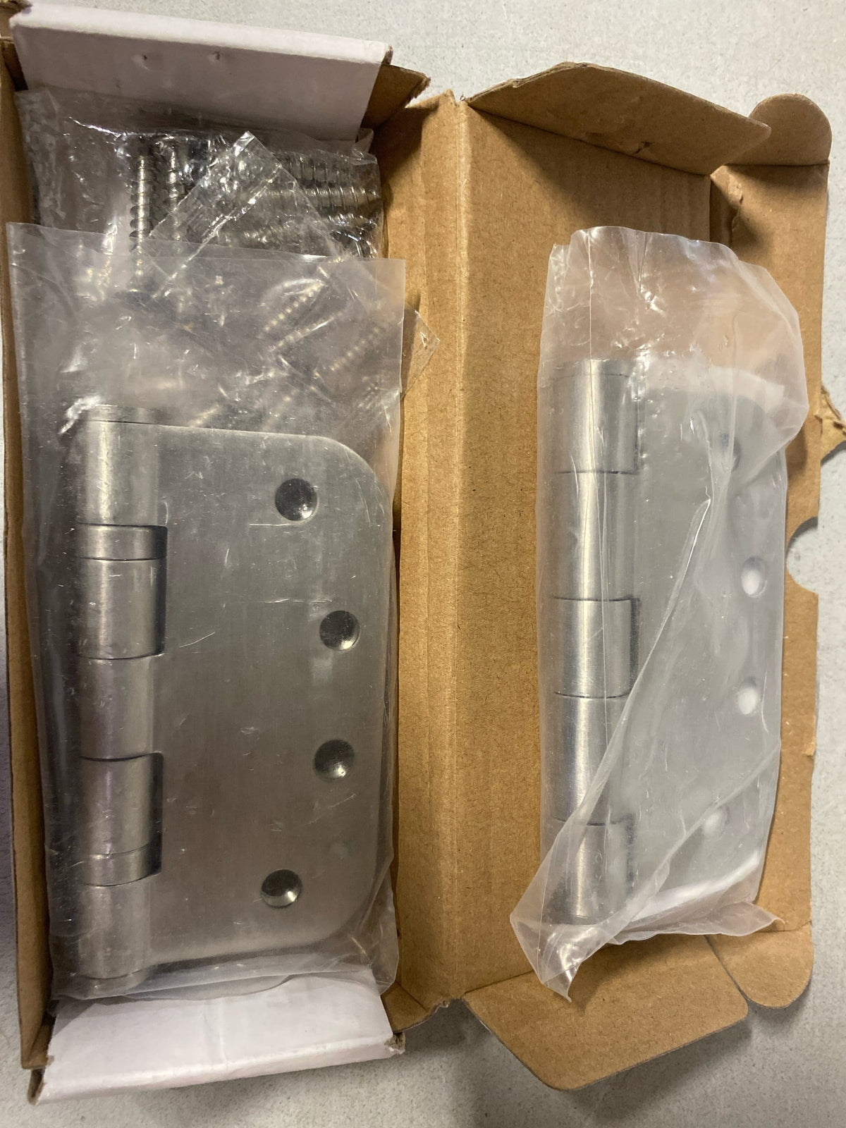 Emtek 9843432D 4" x 4" Stainless Steel Heavy Duty 5/8" Radius Corner Ball Bearing Door Hinge - Pair - Stainless Steel