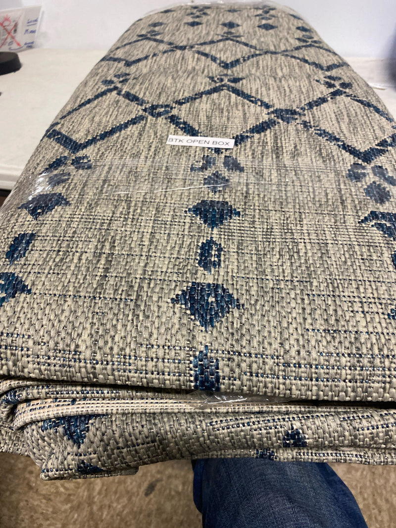 JONATHAN Y Lighting SMB108A-8 Santa Monica 7-3/4' x 10' Polypropylene Moroccan & Tribal, Southwestern, and Trellis Indoor/Outdoor Rectangular Area Rug - Light Gray / Navy