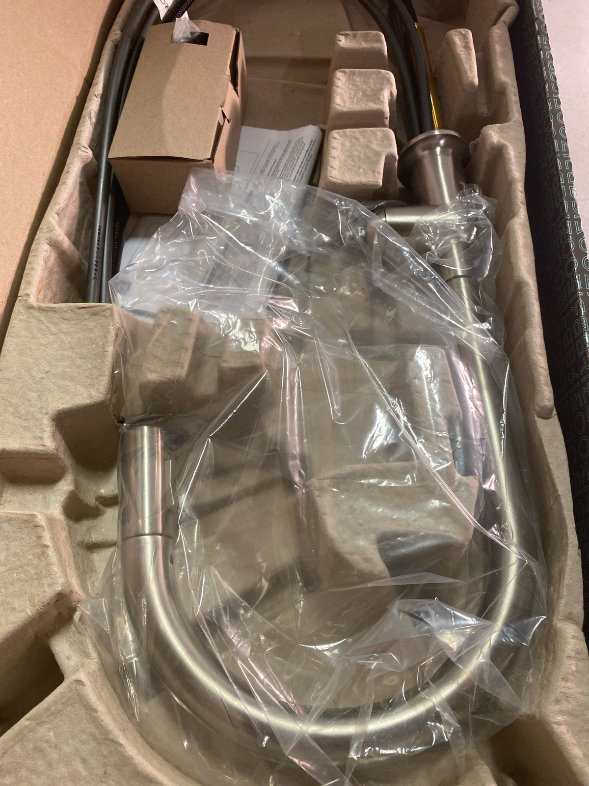 DELTA FAUCET 63075LF-SSLHP Delta Kitchen Faucets and Accessories, Stainless