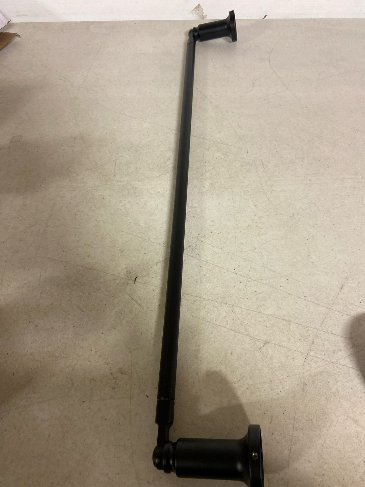 Delta 73524-BL Saylor 24" Towel Bar - Matte Black