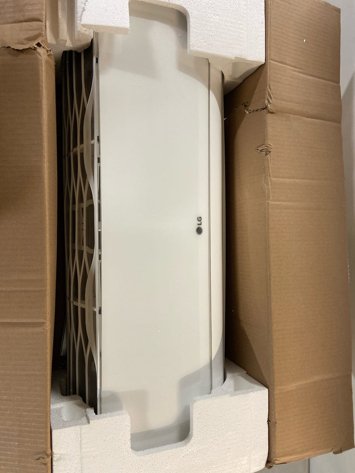 LG KNUAB121A 12,000 BTU Cooling / 13,600 BTU Heating Mini Split Wall Mount Indoor Unit with Quiet Design and Automated Operation - White