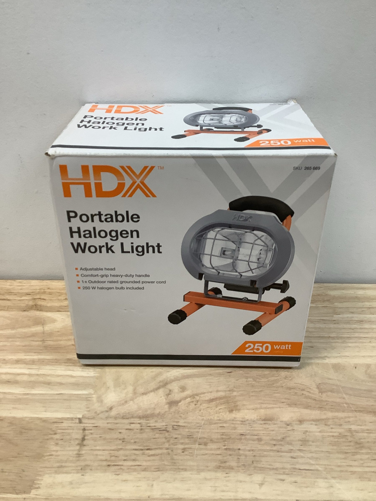 Hdx 265669 250-Watt Portable Halogen Work Light