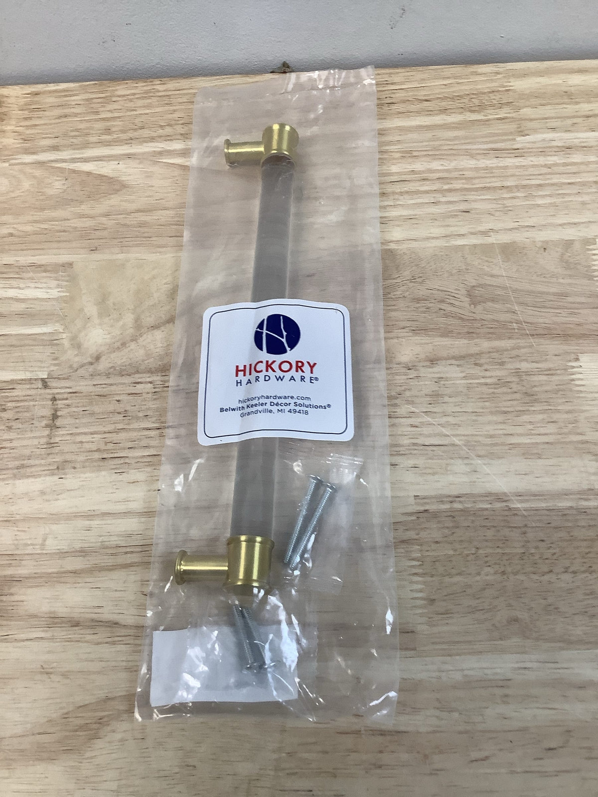 Hickory Hardware P3704-CABGB Midway 8-13/16 Inch (224mm) Center to Center Clear Acrylic Bar Cabinet Handle / Drawer Pull - Crysacrylic with Brushed Golden Brass