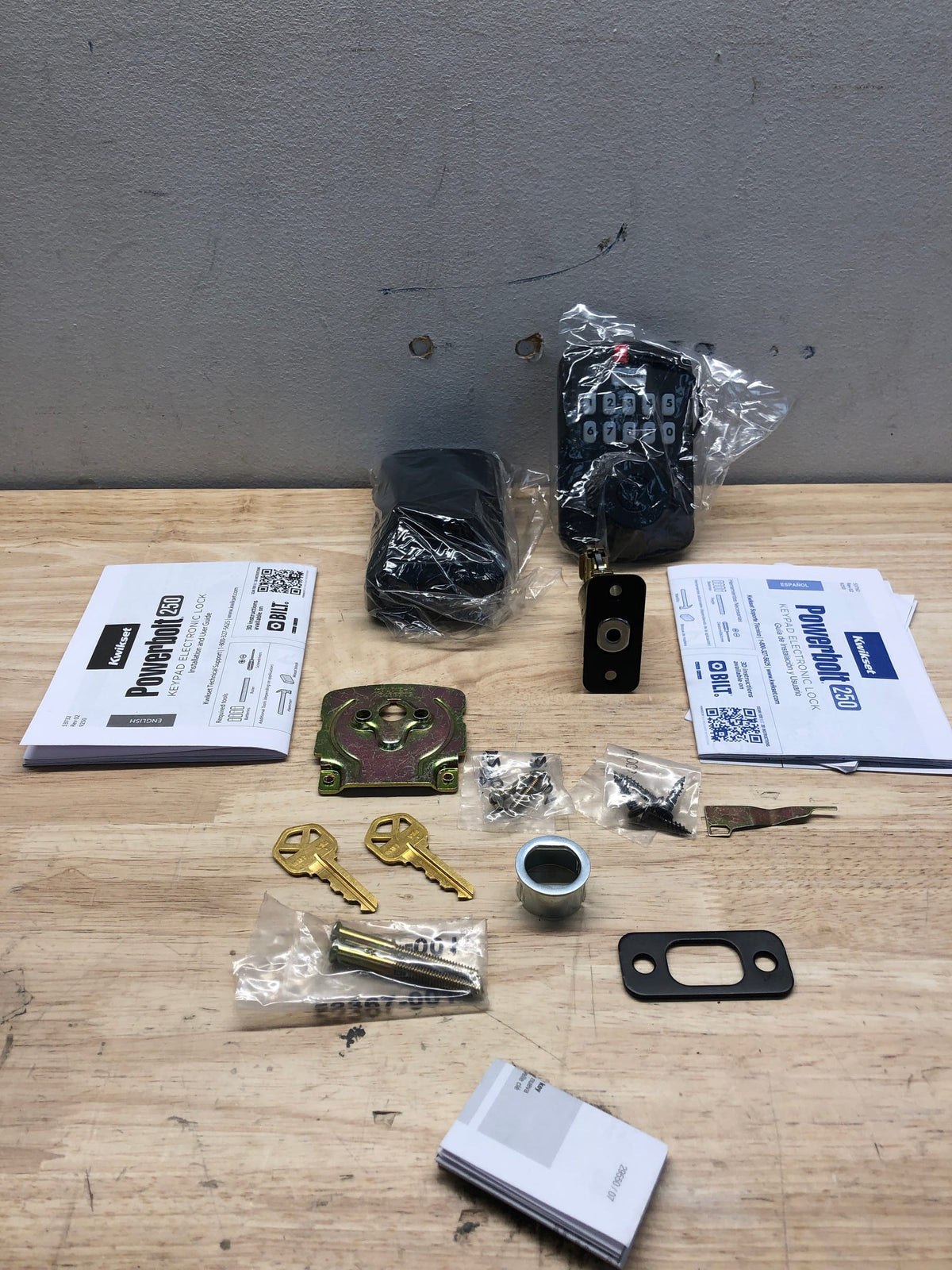 Kwikset 9250TRS-514S Transitional Powerbolt 2 Electronic SmartCode Deadbolt SmartKey with RCAL Latch and RCS Strike Matte Black Finish