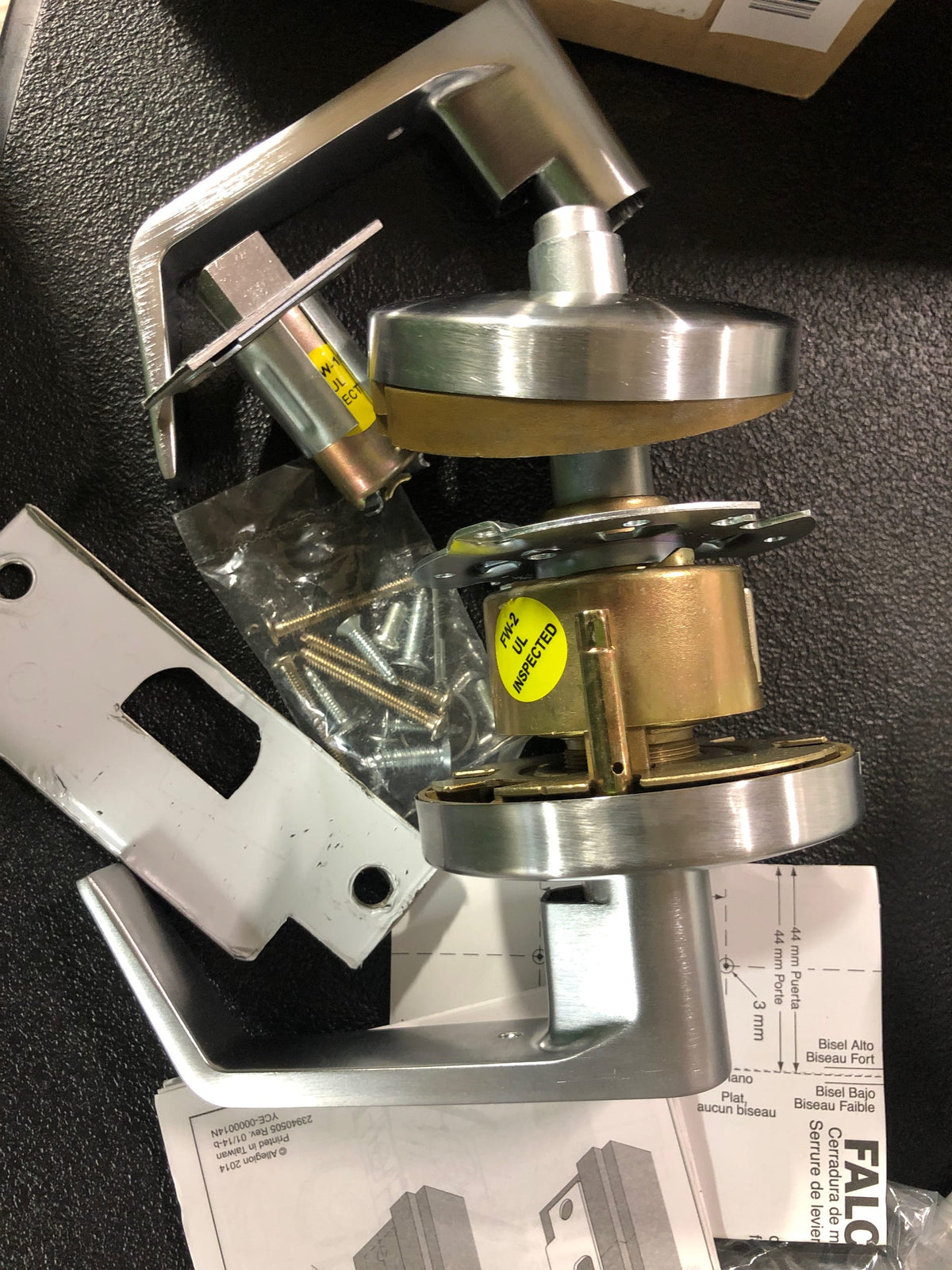 W301S-DANE-626 W301S D (DANE) Privacy Lever Lock - Satin Chrome
