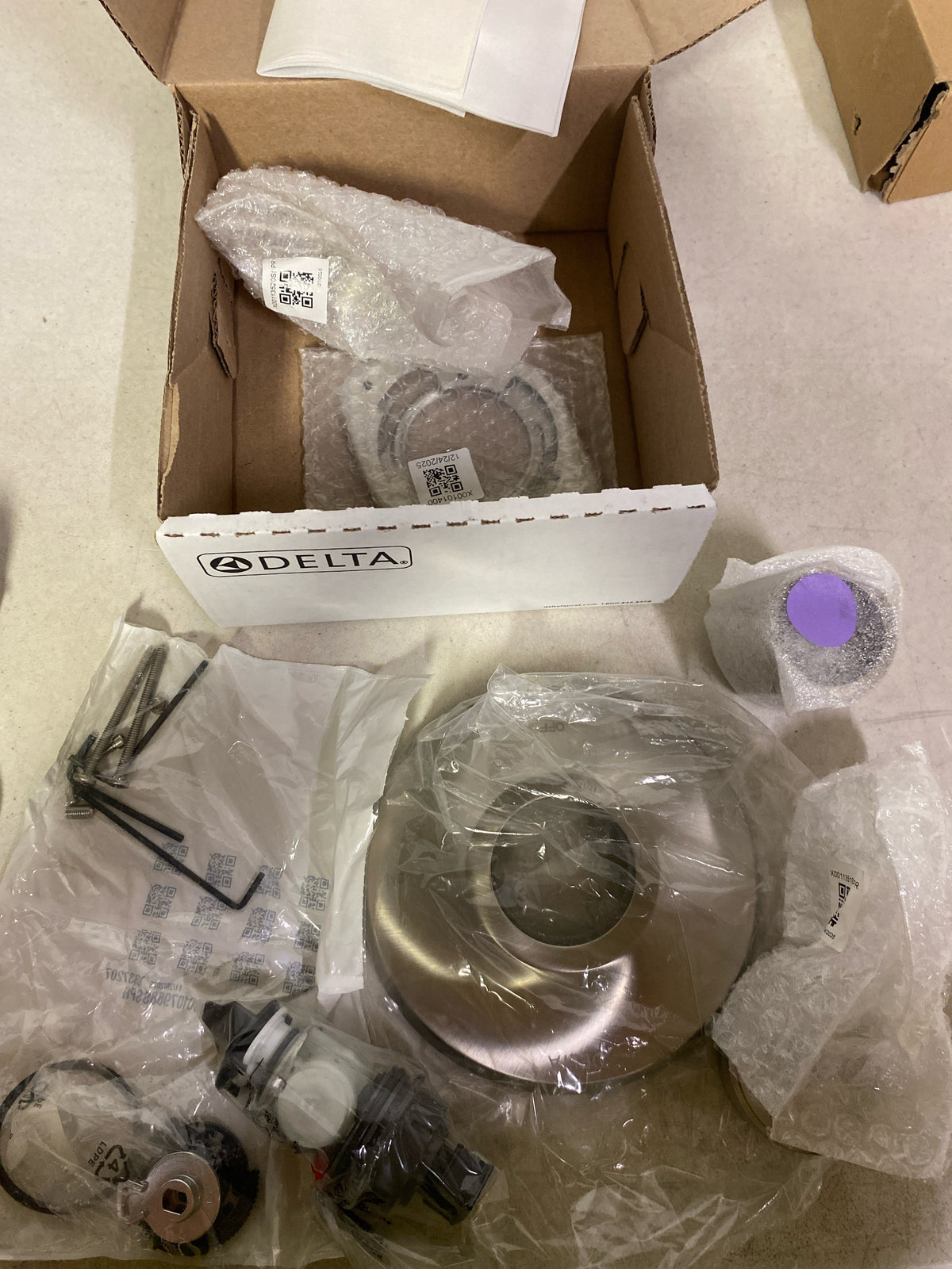 Delta T17084-SS-PR Broderick Monitor 17 Series Dual Function Pressure Balanced Valve Trim Only with Integrated Volume Control - Less Rough-In Valve - Lumicoat Stainless